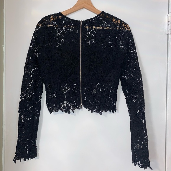 MENDOCINO ENDLESS ROSE - Lace Long Sleeved Crop-Top - Picture 2 of 3